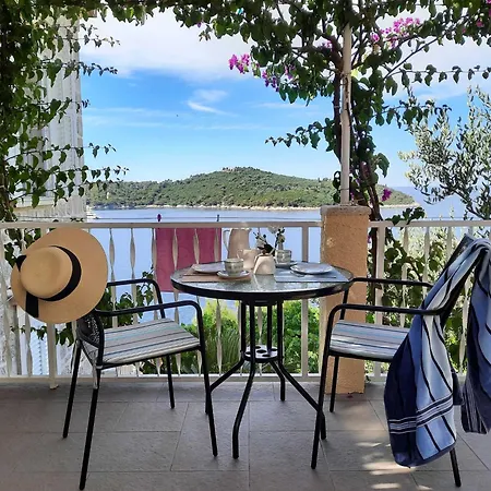 Apartment Kirigin - One Bedroom With Terrace And Sea View Ive - First Floor *